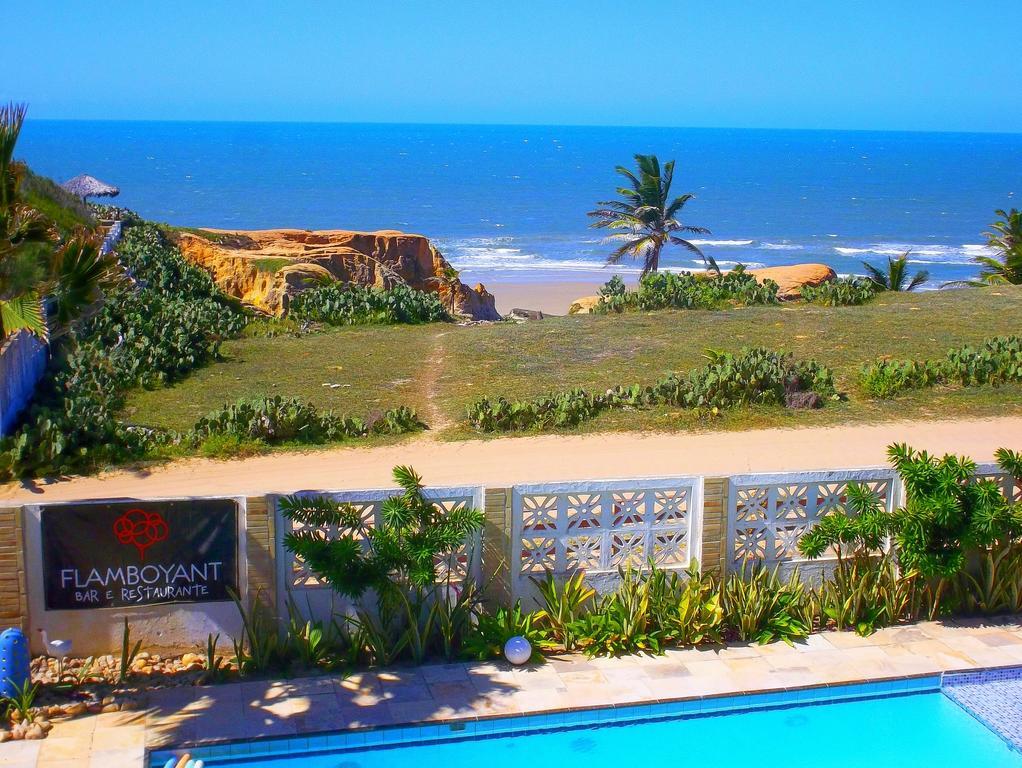 Pousada Flamboyant Village - Praia Das Fontes - 50Mt Da Gruta Mae D'Agua (Adults Only) Beberibe Exteriör bild